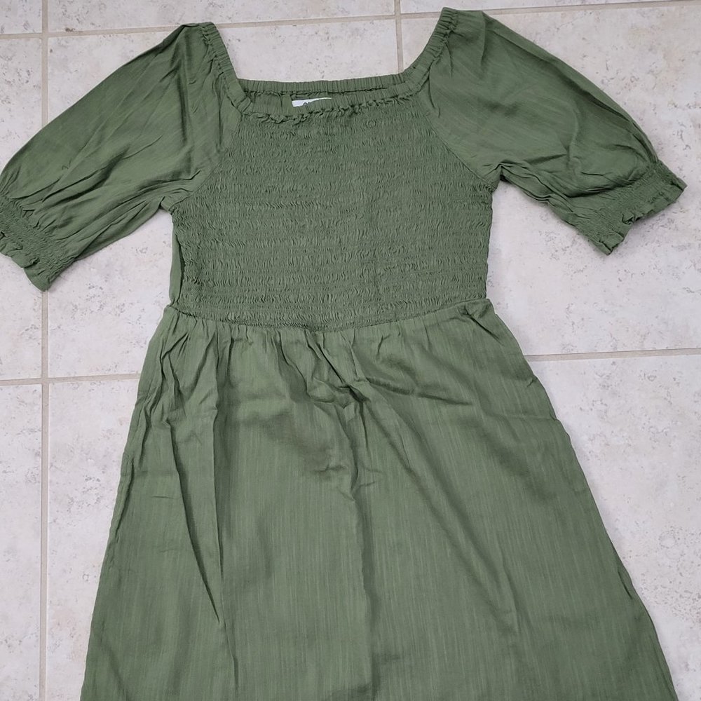 Old Navy sz M 8 girls green smocked dress BNWT